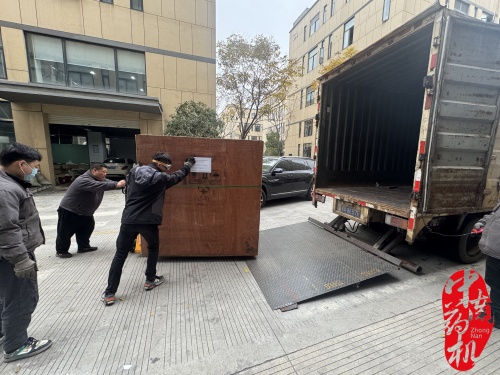 中南藥機：2025年發貨半自動膠囊填充機至重慶科技大學