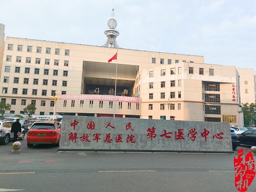 我廠核心制藥設備成功進駐解放軍總醫院制劑室，安裝調試與培訓工作圓滿完成